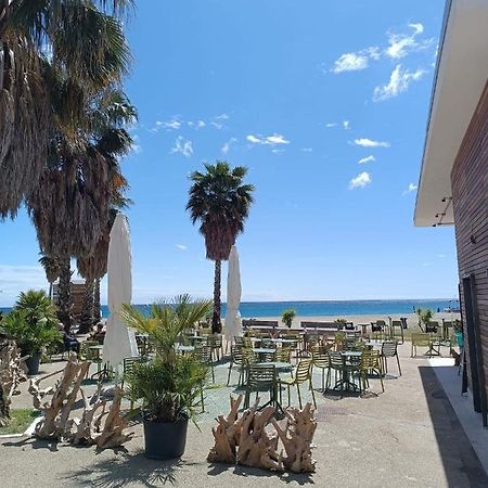 Lamberti Beach Apartment - 150 M From The Sea - Just Renewed - Wifi 萨沃纳 外观 照片
