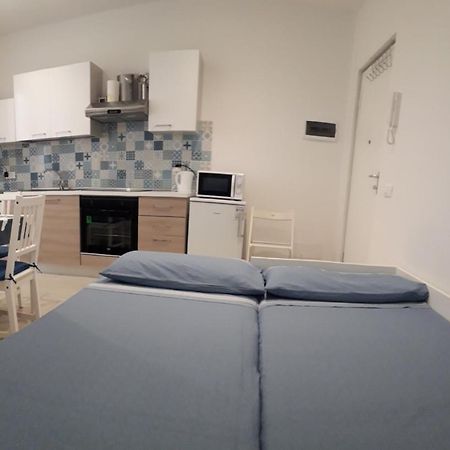 Lamberti Beach Apartment - 150 M From The Sea - Just Renewed - Wifi 萨沃纳 外观 照片
