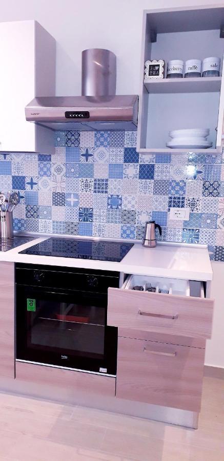 Lamberti Beach Apartment - 150 M From The Sea - Just Renewed - Wifi 萨沃纳 外观 照片