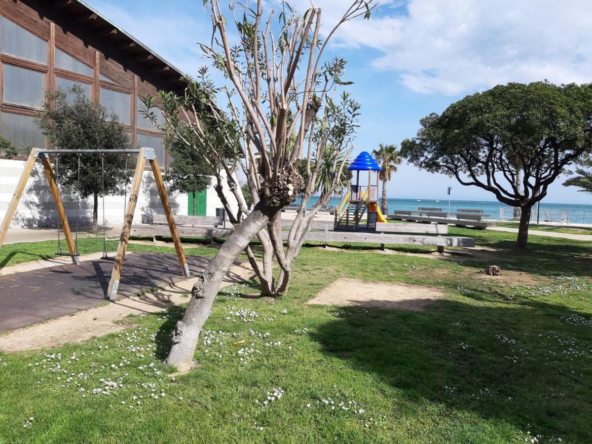 Lamberti Beach Apartment - 150 M From The Sea - Just Renewed - Wifi 萨沃纳 外观 照片