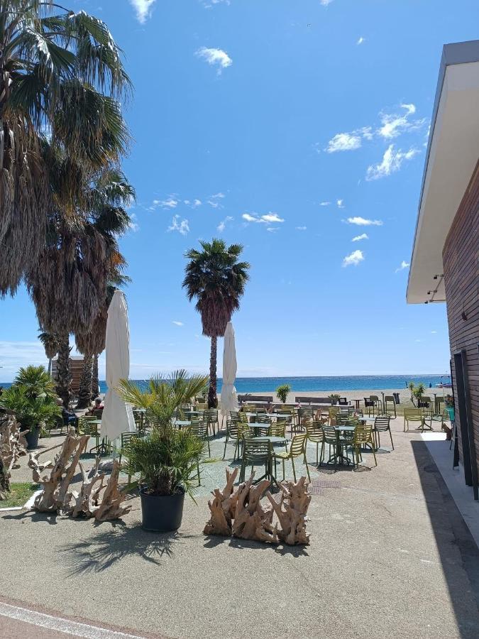 Lamberti Beach Apartment - 150 M From The Sea - Just Renewed - Wifi 萨沃纳 外观 照片